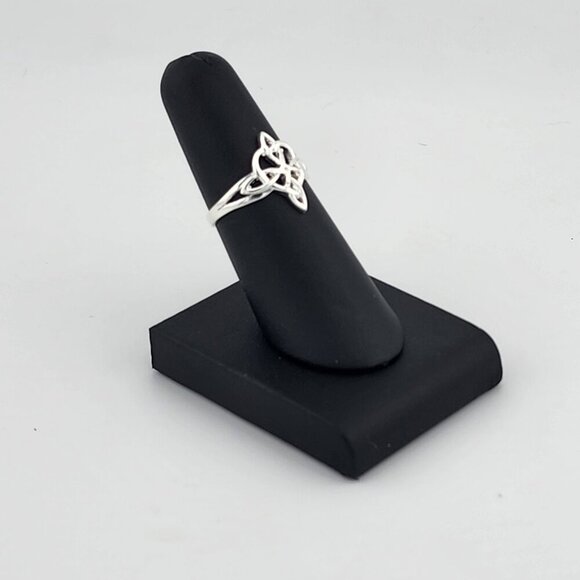 Enchanted Witch's Knot Ring – Solid 925 Silver | Pagan & Wiccan Gift - Picture 3 of 7